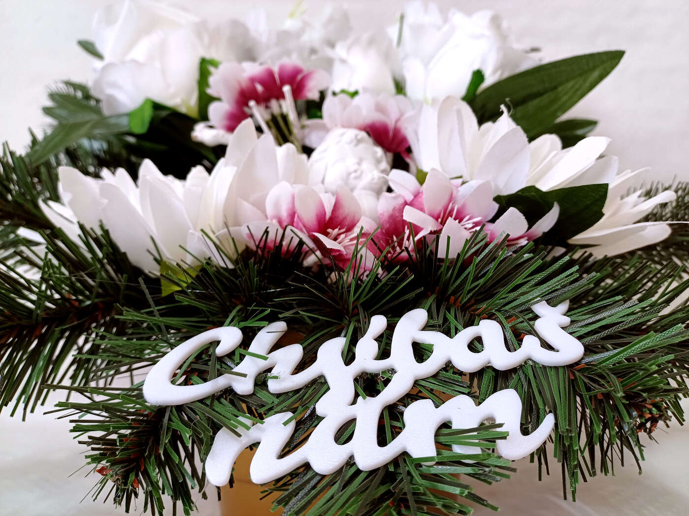 Výzdoba kytíc k pohrebným účelom