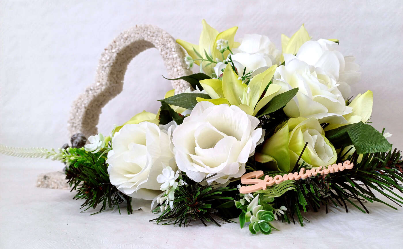 Výzdoba kytíc k pohrebným účelom